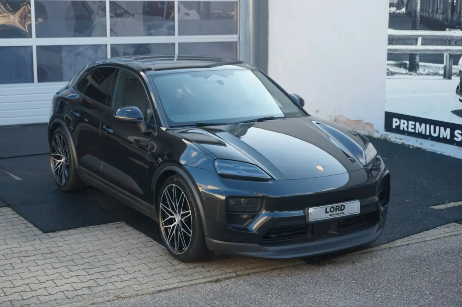 Porsche Macan Electric 4* 22"RS*Luft*Beifahrer Display Schwarz - 2