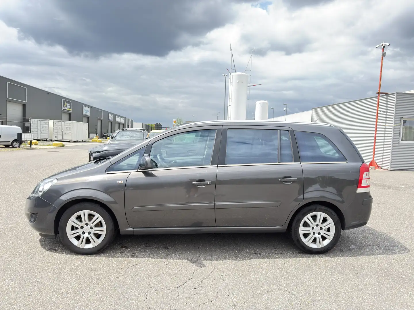 Opel Zafira Zafira 1.6i 7PL* 1°EIG. NEW STAAT GARANTIE Gris - 2