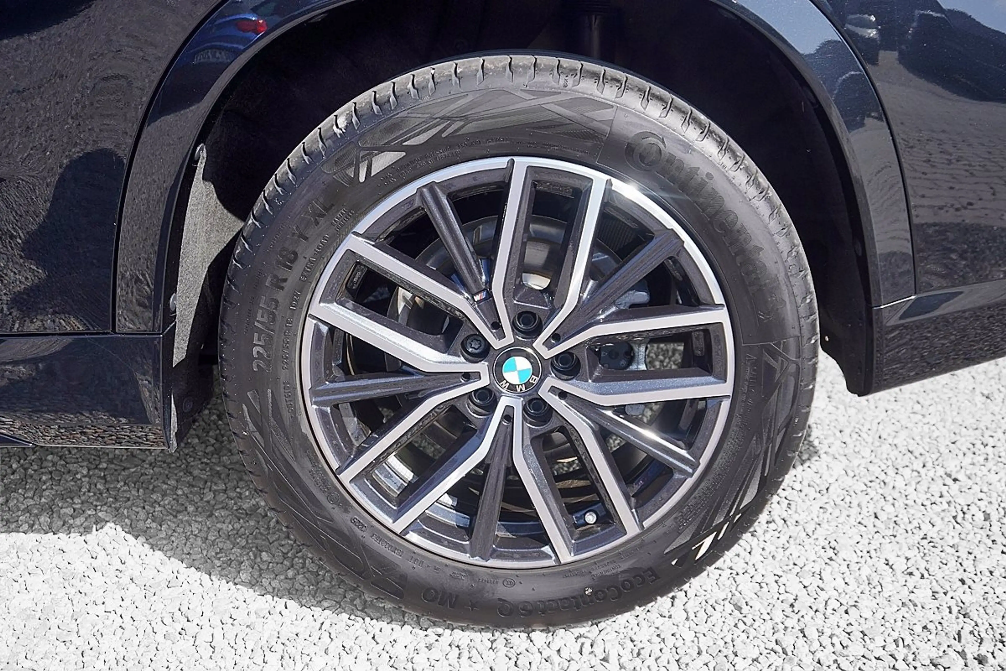 BMW iX1 xDrive30 M Sport AHK Kamera 20" Teilleder Keyless — photo 2