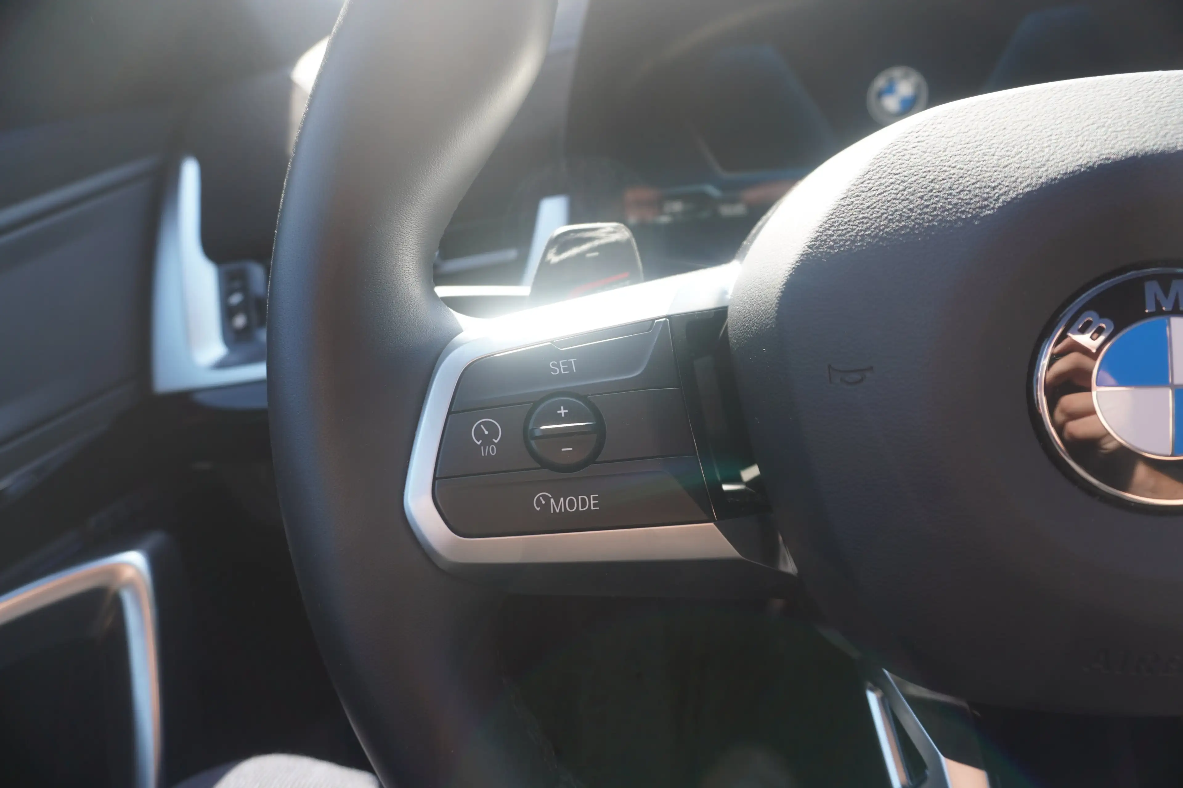 BMW iX1 xDrive30 M Sport AHK Kamera 20" Teilleder Keyless — photo 11