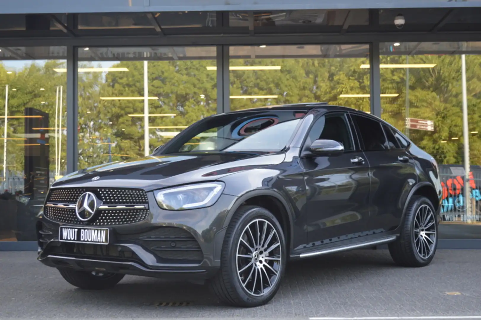 Mercedes-Benz GLC 300 Coupé 300e AMG Led Dak Leder Memory Burmester Dist Grijs - 2