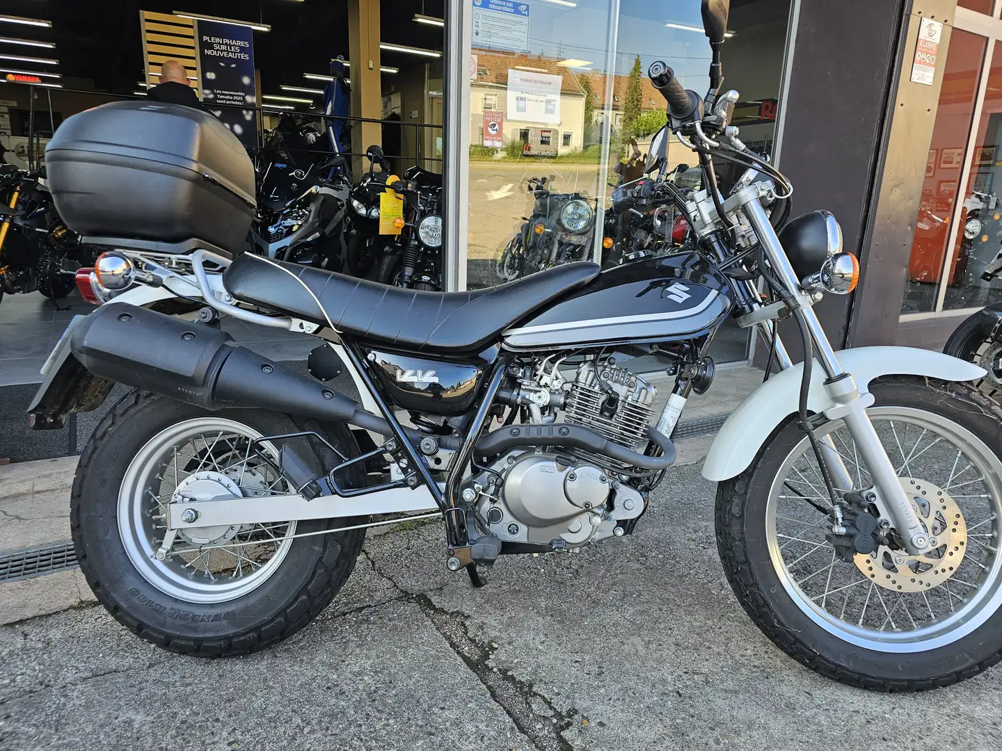 Suzuki VanVan 125 Noir - 1