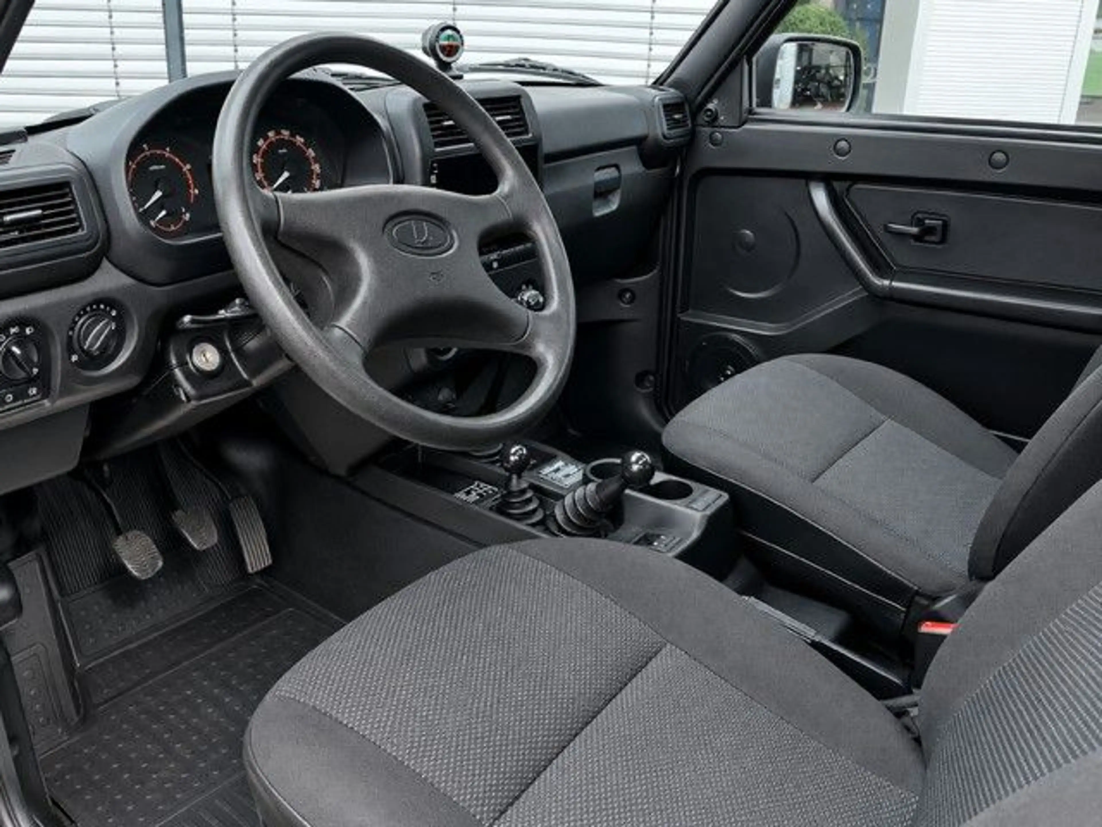 Lada Niva Legend 4x4 Legend Top Zustand! — photo 7