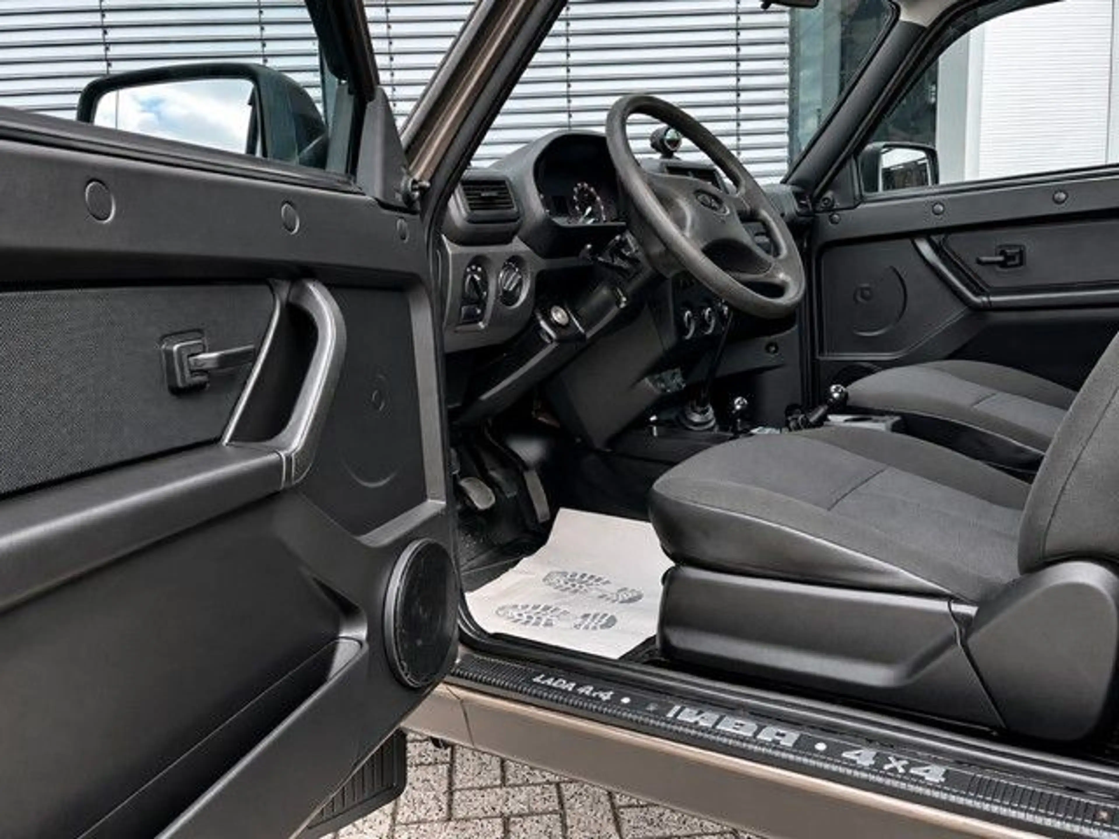 Lada Niva Legend 4x4 Legend Top Zustand! — photo 8
