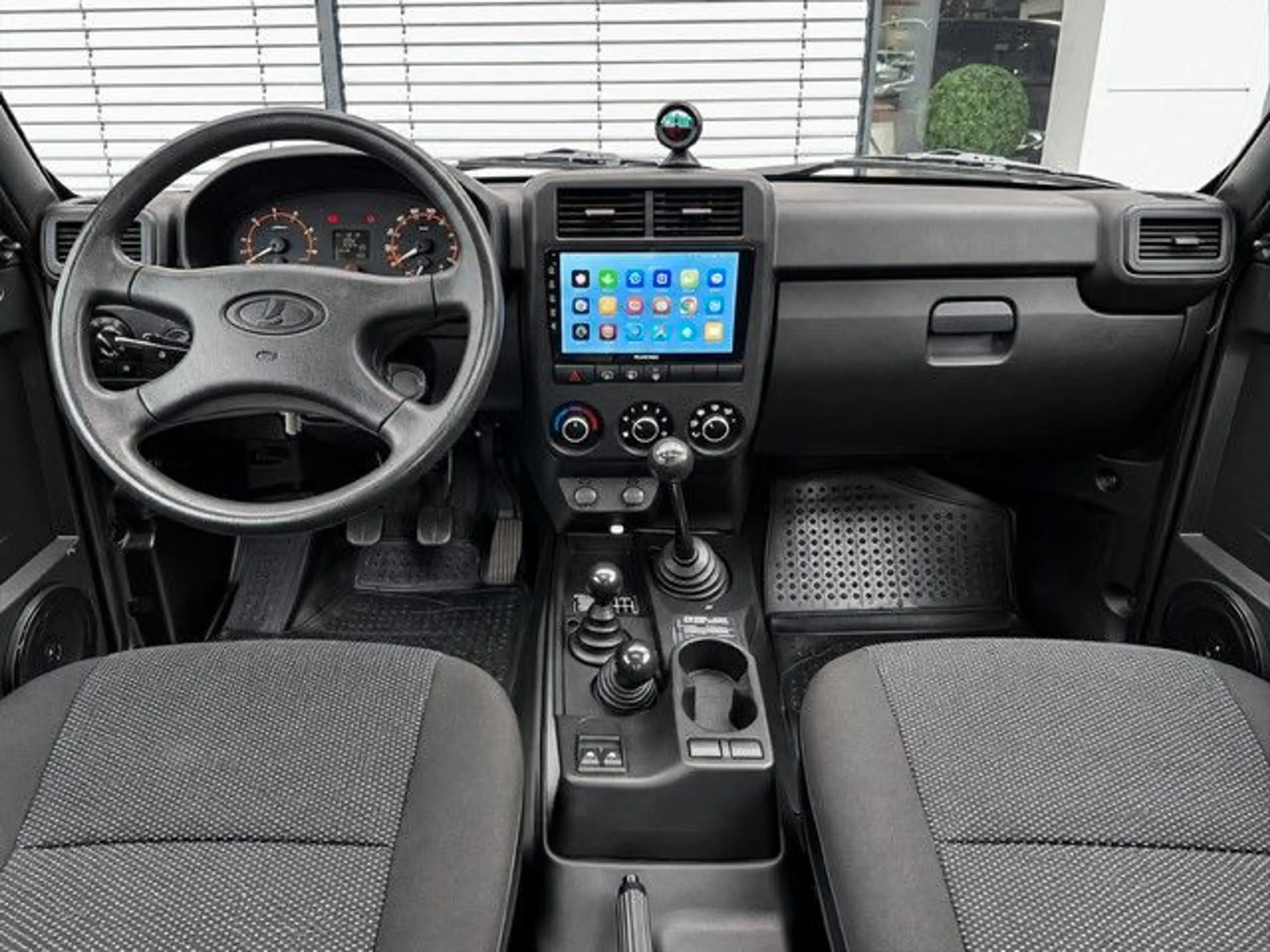 Lada Niva Legend 4x4 Legend Top Zustand! — photo 9