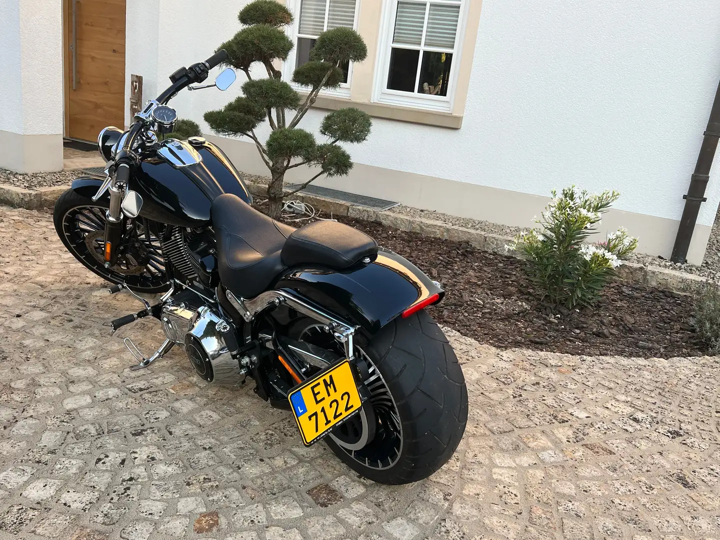 Harley-Davidson Breakout Softtail FXSB Negru - 2