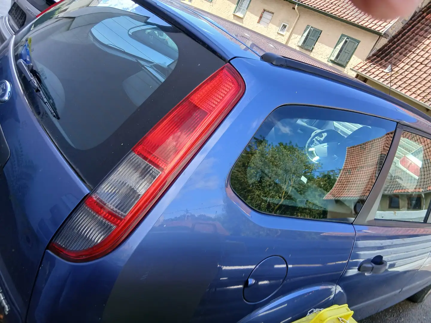 Ford Focus CC Kombi Blau - 2