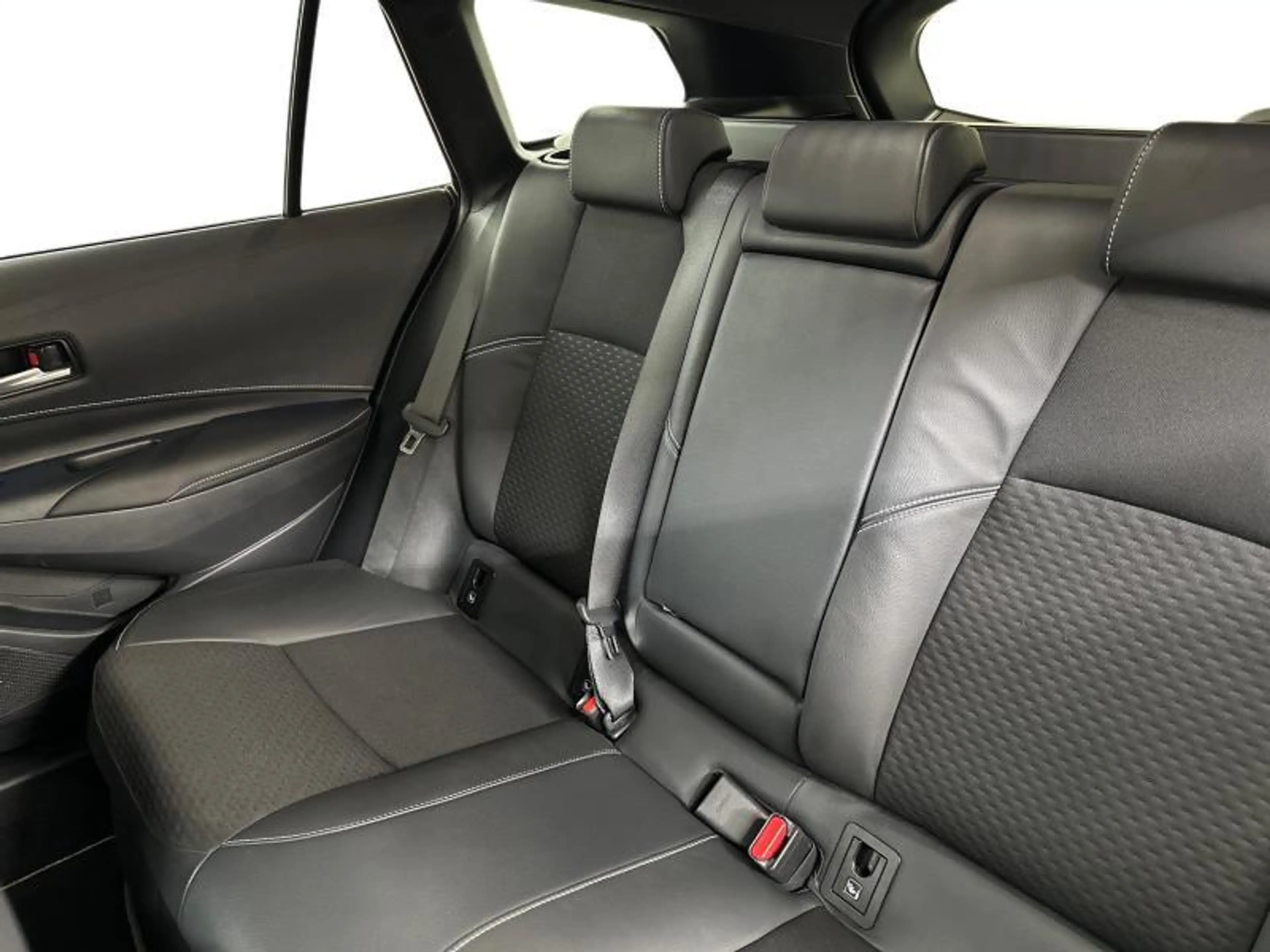Toyota Corolla TS 140hp HEV Premium | JBL | head up — photo 12