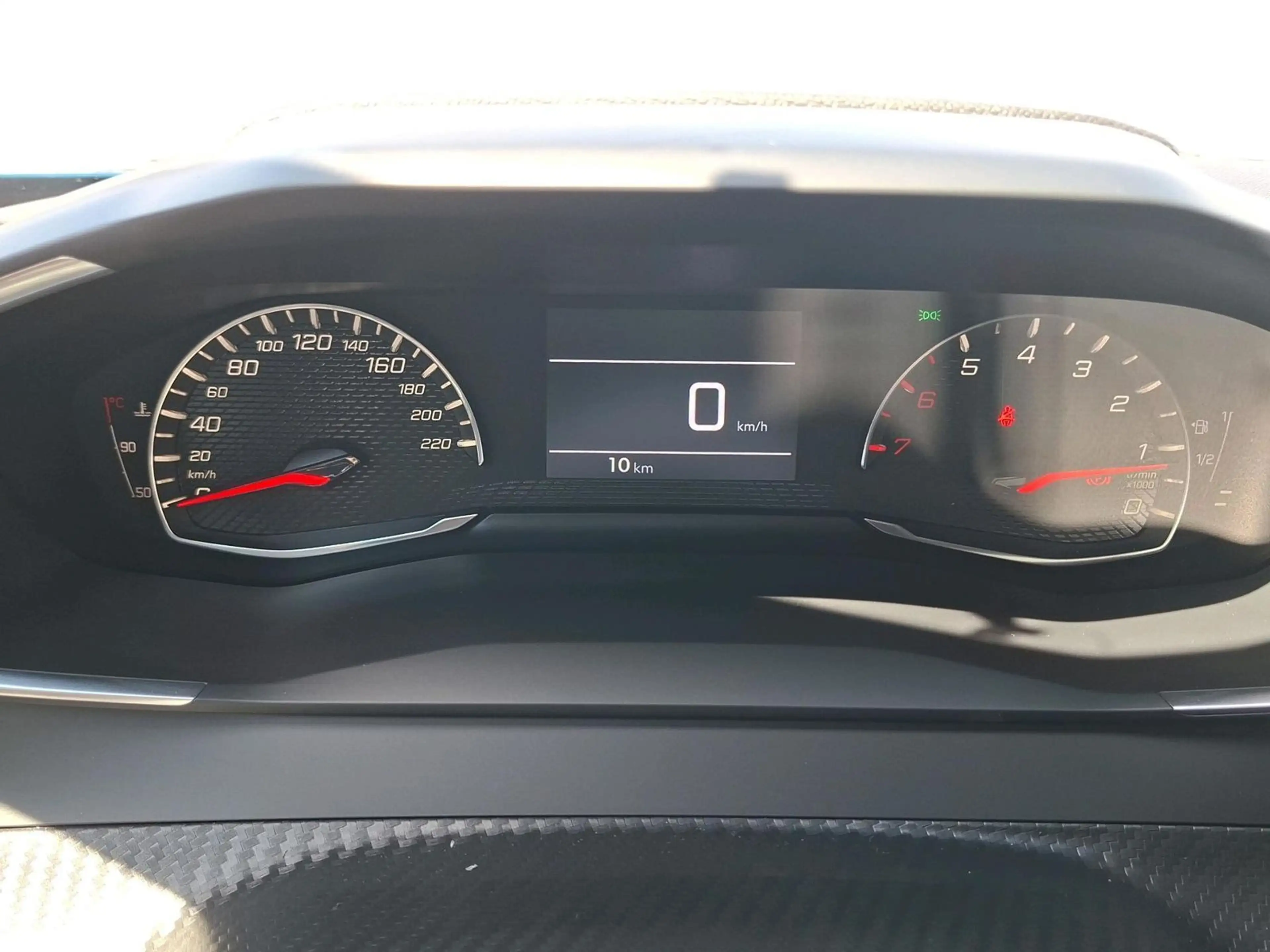Peugeot 2008 Style Turbo 100 — photo 10