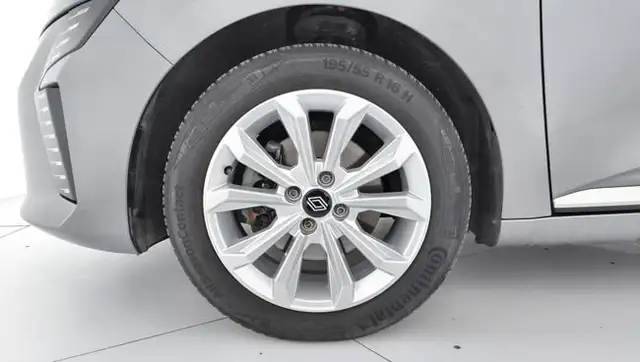 Renault Clio view 13