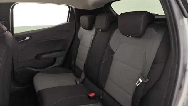 Renault Clio view 15