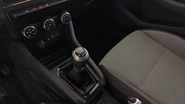Renault Clio view 6