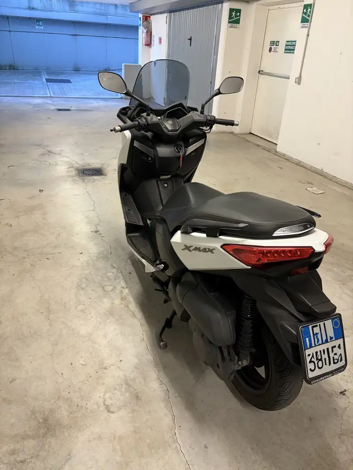 Yamaha X-Max 250