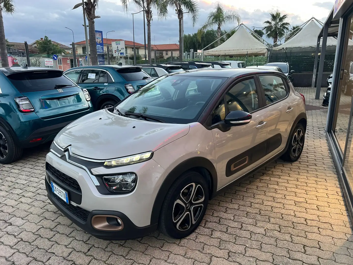 Citroen C3 C3 III 2017 1.5 bluehdi Shine Pack s Beige - 2