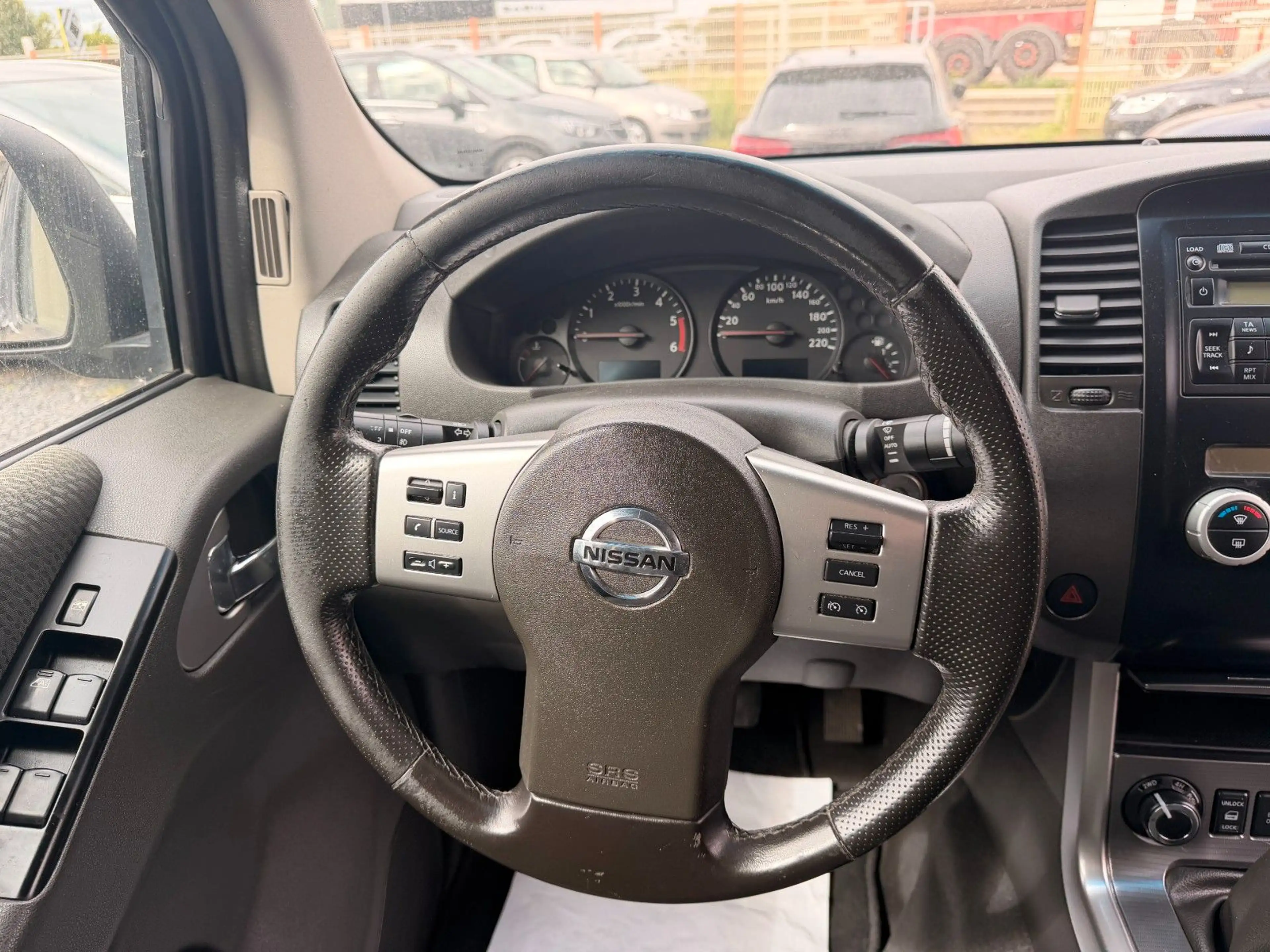 Nissan Navara Pickup King Cab SE 4X4 — photo 13