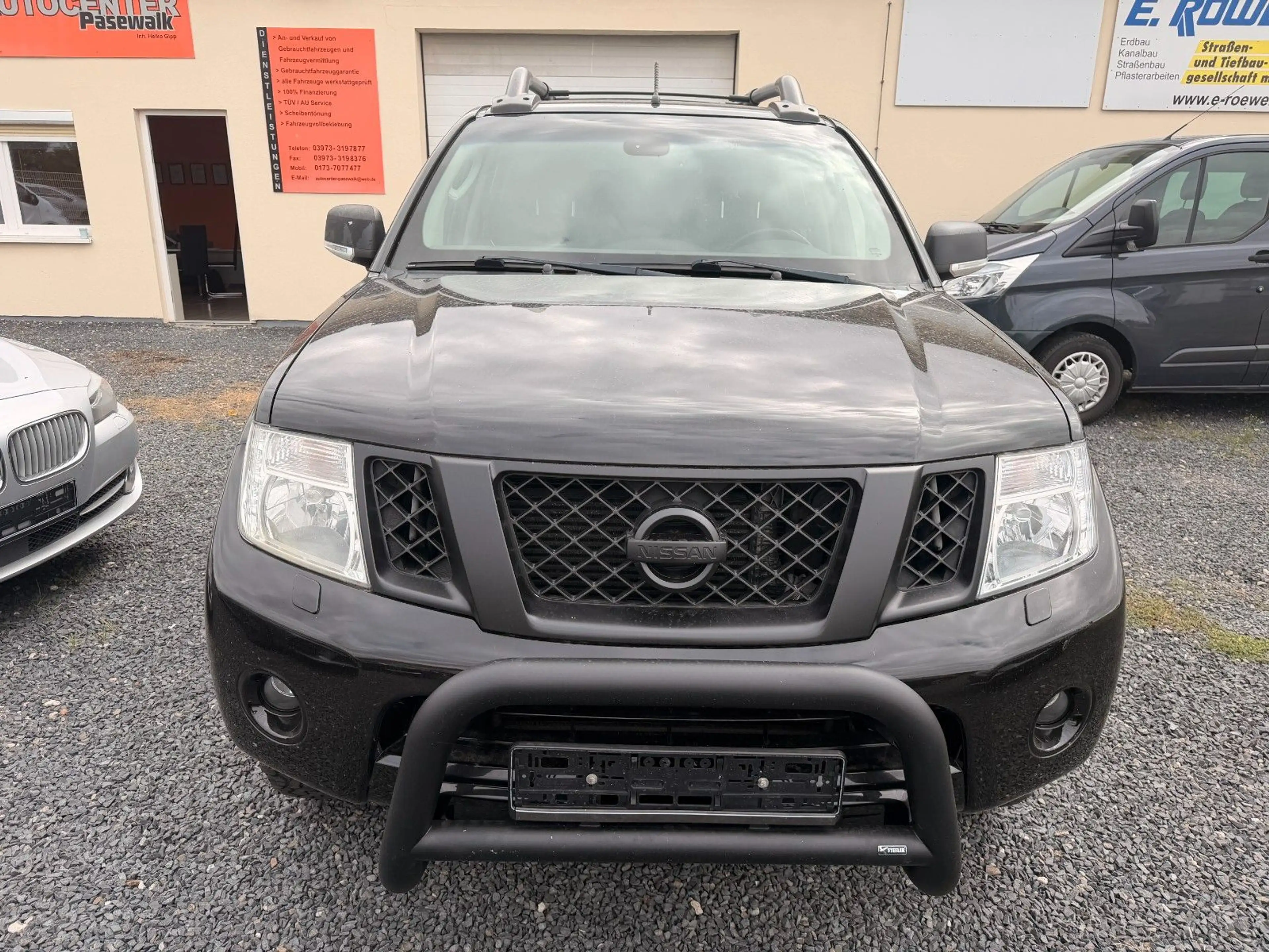 Nissan Navara Pickup King Cab SE 4X4 — photo 2