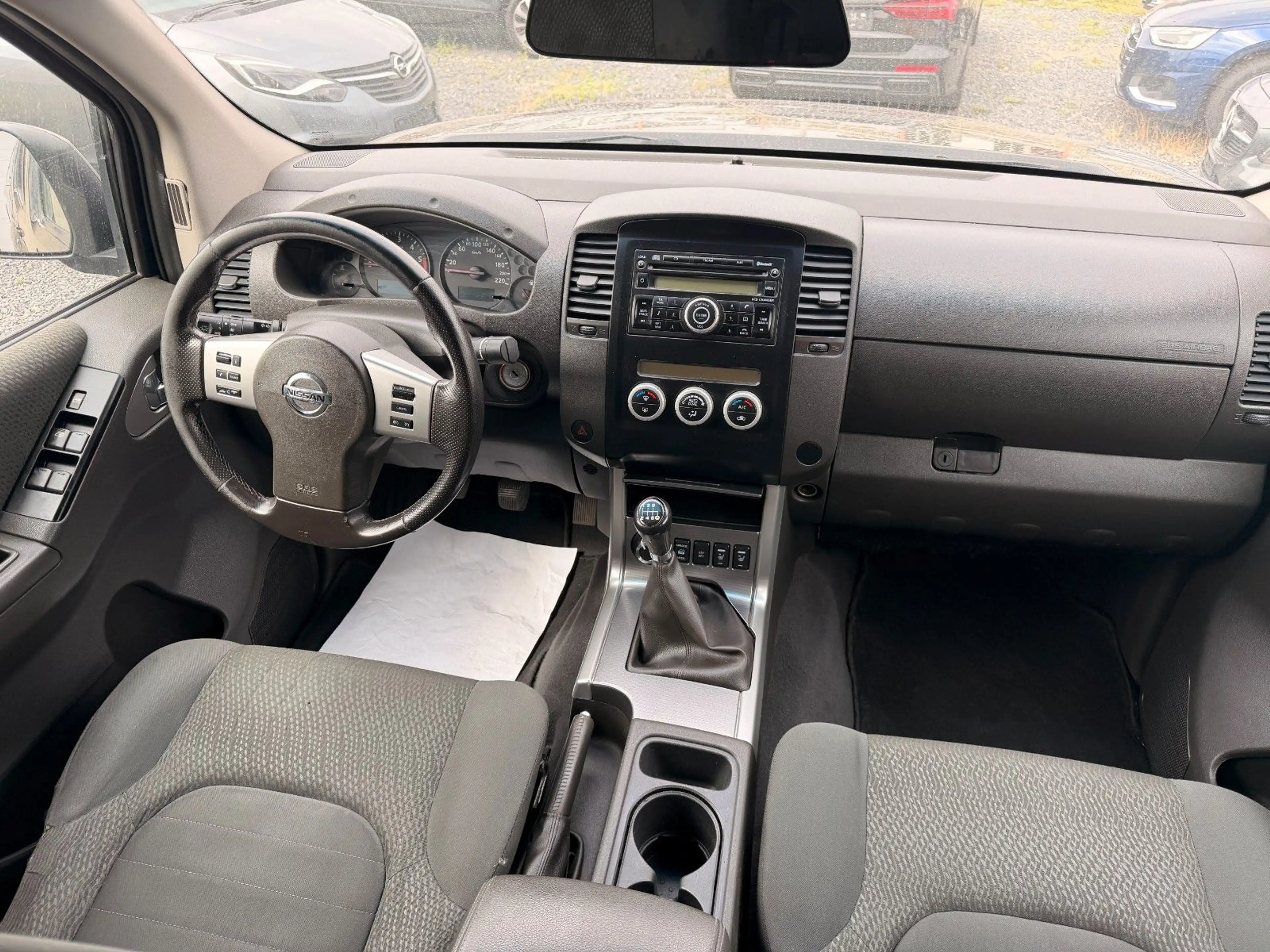 Nissan Navara Pickup King Cab SE 4X4 — photo 12