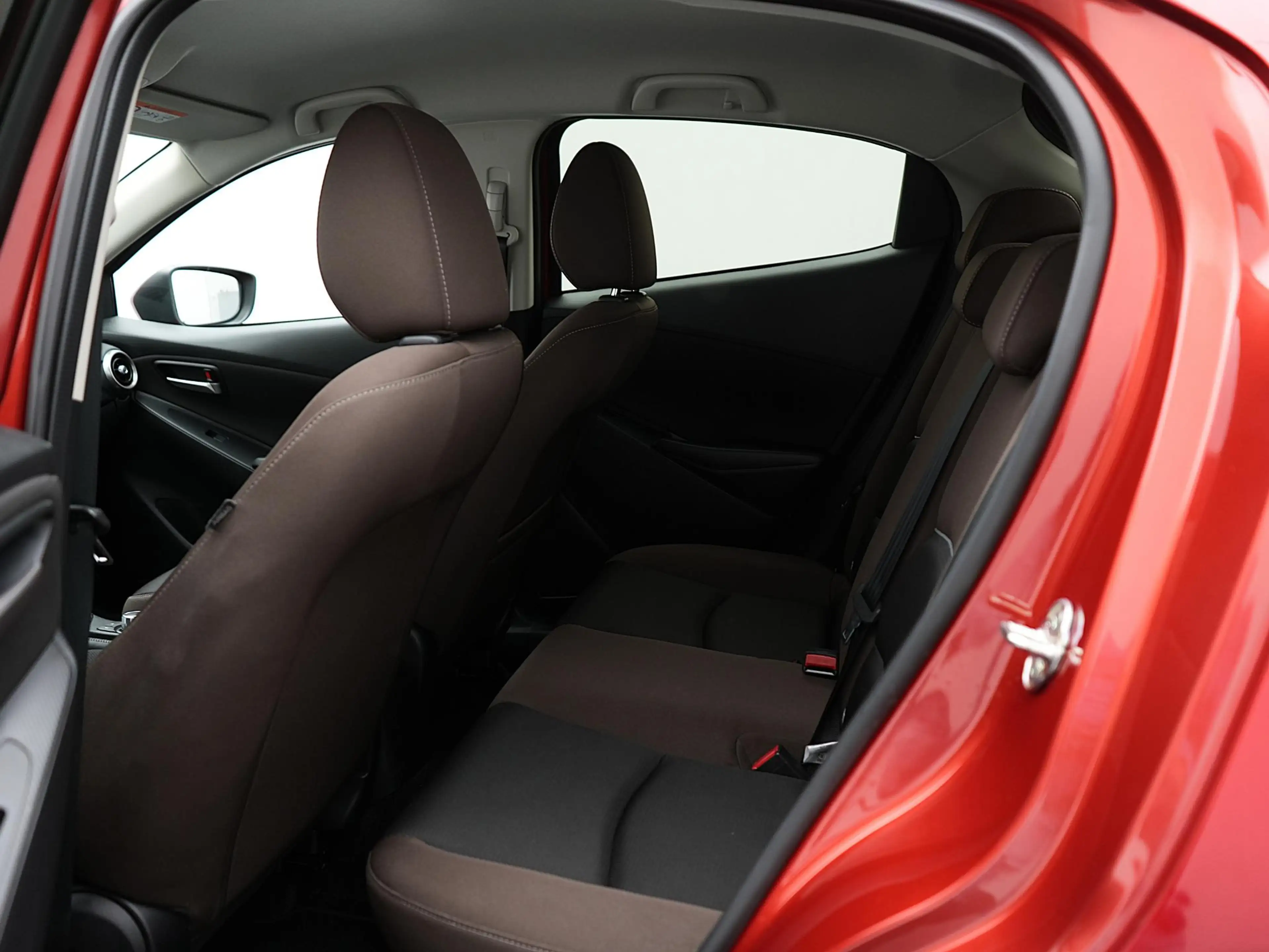 Mazda 2 1.5 Skyactiv-G Comfort met navigatie : dealer onde — photo 14