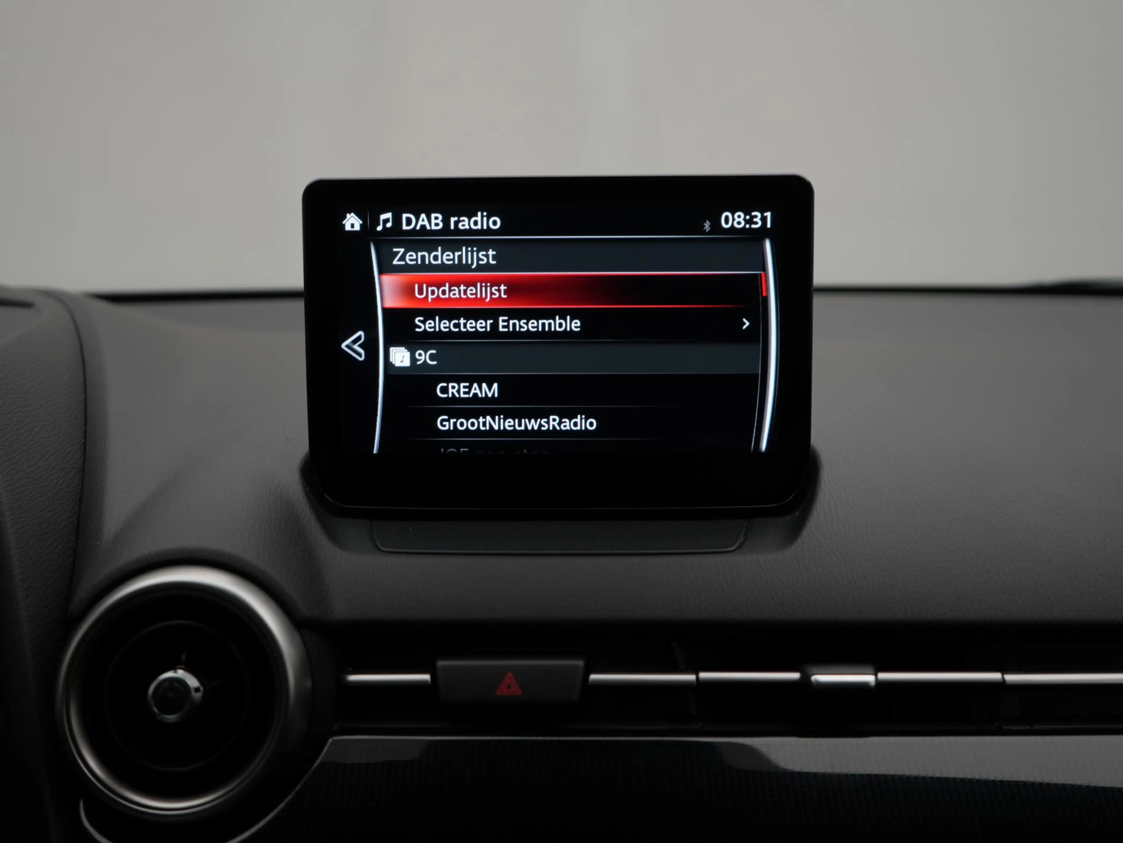 Mazda 2 1.5 Skyactiv-G Comfort met navigatie : dealer onde — photo 40