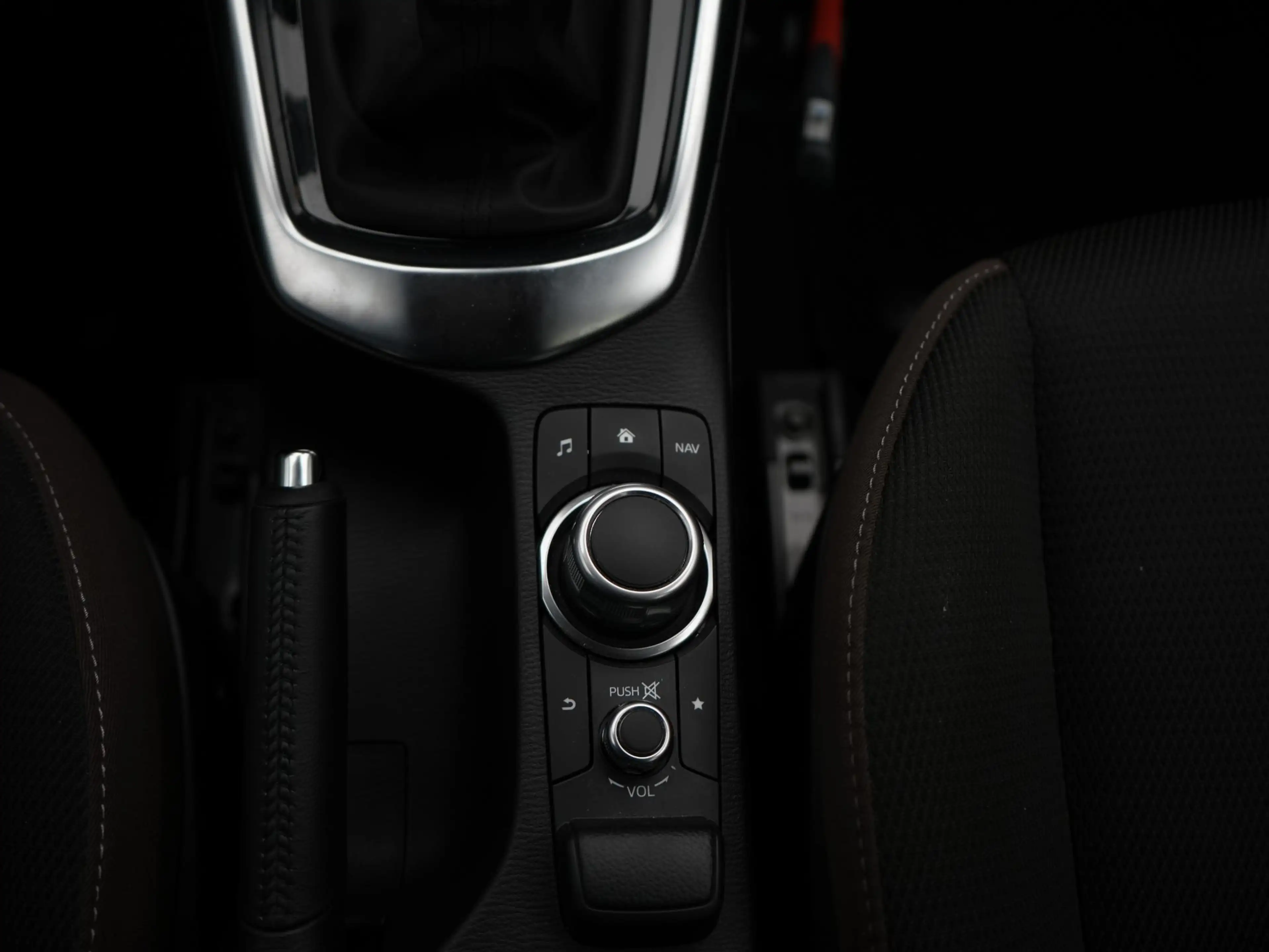 Mazda 2 1.5 Skyactiv-G Comfort met navigatie : dealer onde — photo 48