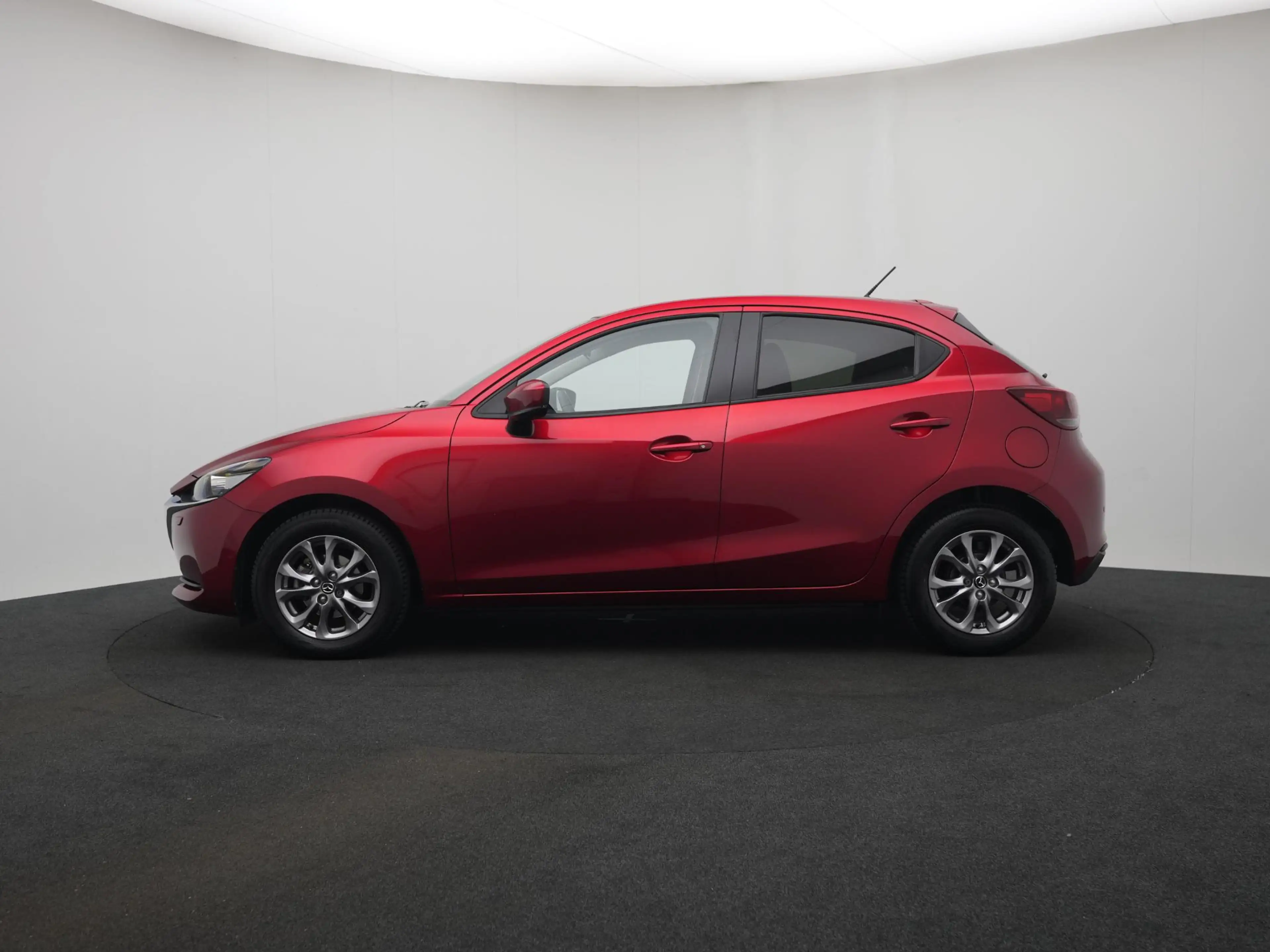 Mazda 2 1.5 Skyactiv-G Comfort met navigatie : dealer onde — photo 2