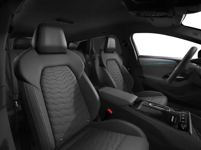 Audi E-Tron S view 10