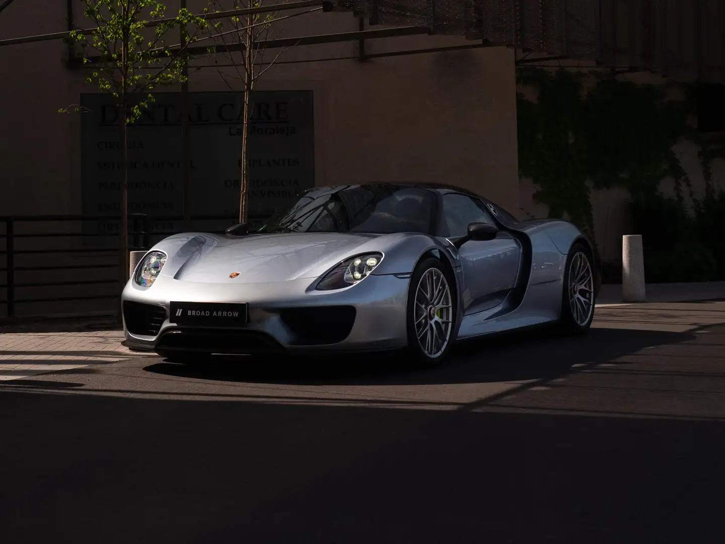 Porsche 918 918 Spyder V8 4.6i 887 Pack Weissach A Silber - 1