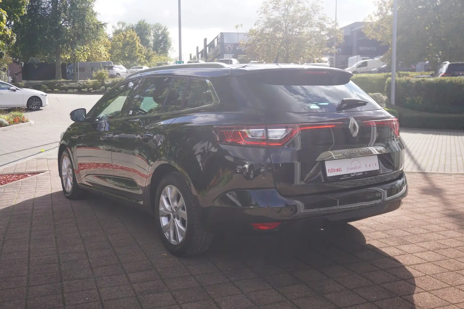 Renault Megane Grandtour 1.3 TCE Business Edition Navi Schwarz - 2