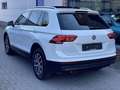 Volkswagen Tiguan 2.0 TDi SCR HIGHLINE ÉDITION *PANO *GPS *CARPLAY Wit - thumbnail 3