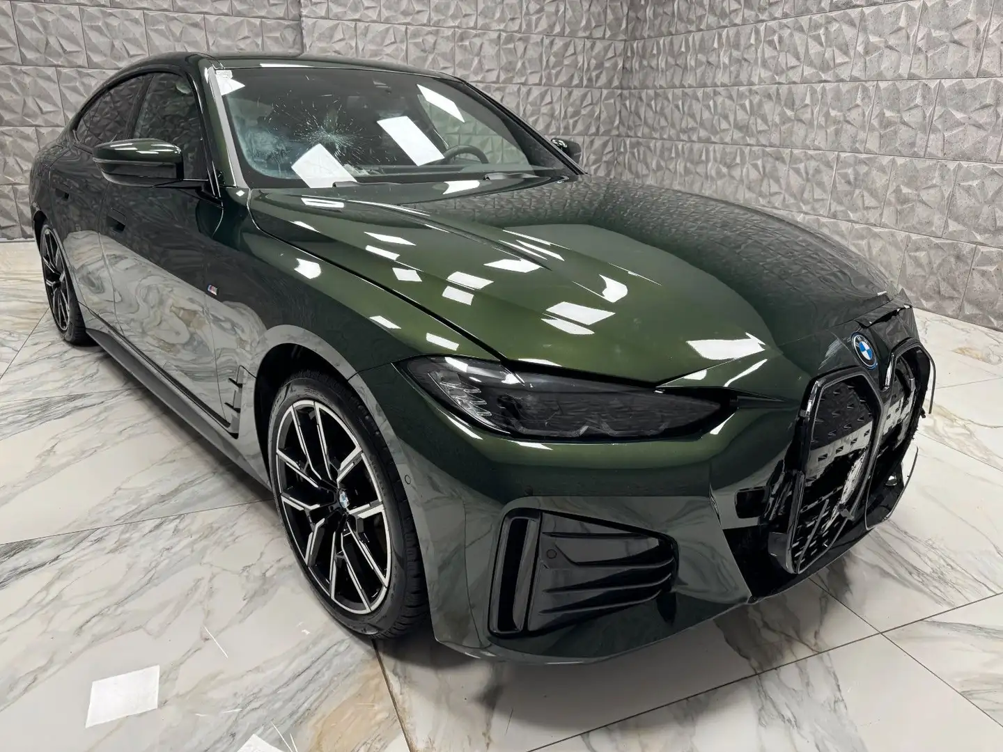 BMW i4 Gran Coupe 40 eDrive M-Sport Pro Paket Grün - 1