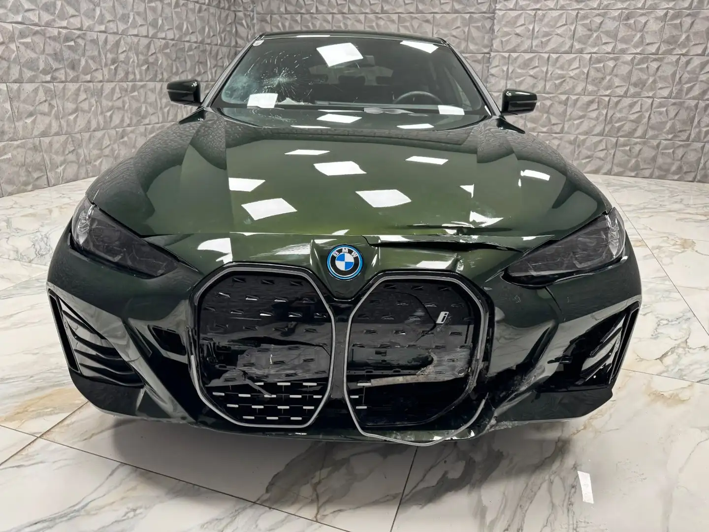 BMW i4 Gran Coupe 40 eDrive M-Sport Pro Paket Grün - 2