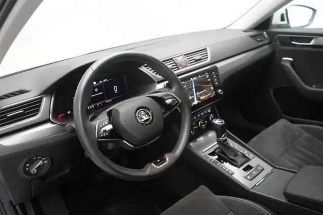 Skoda Superb view 11
