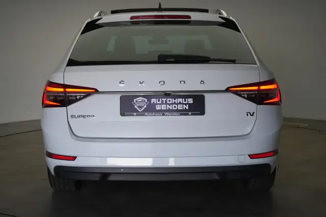 Skoda Superb view 5