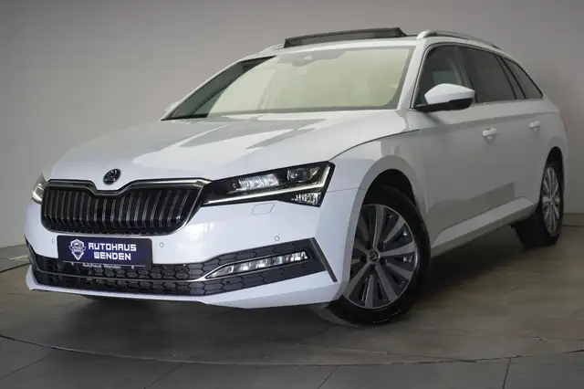 Skoda Superb view 3