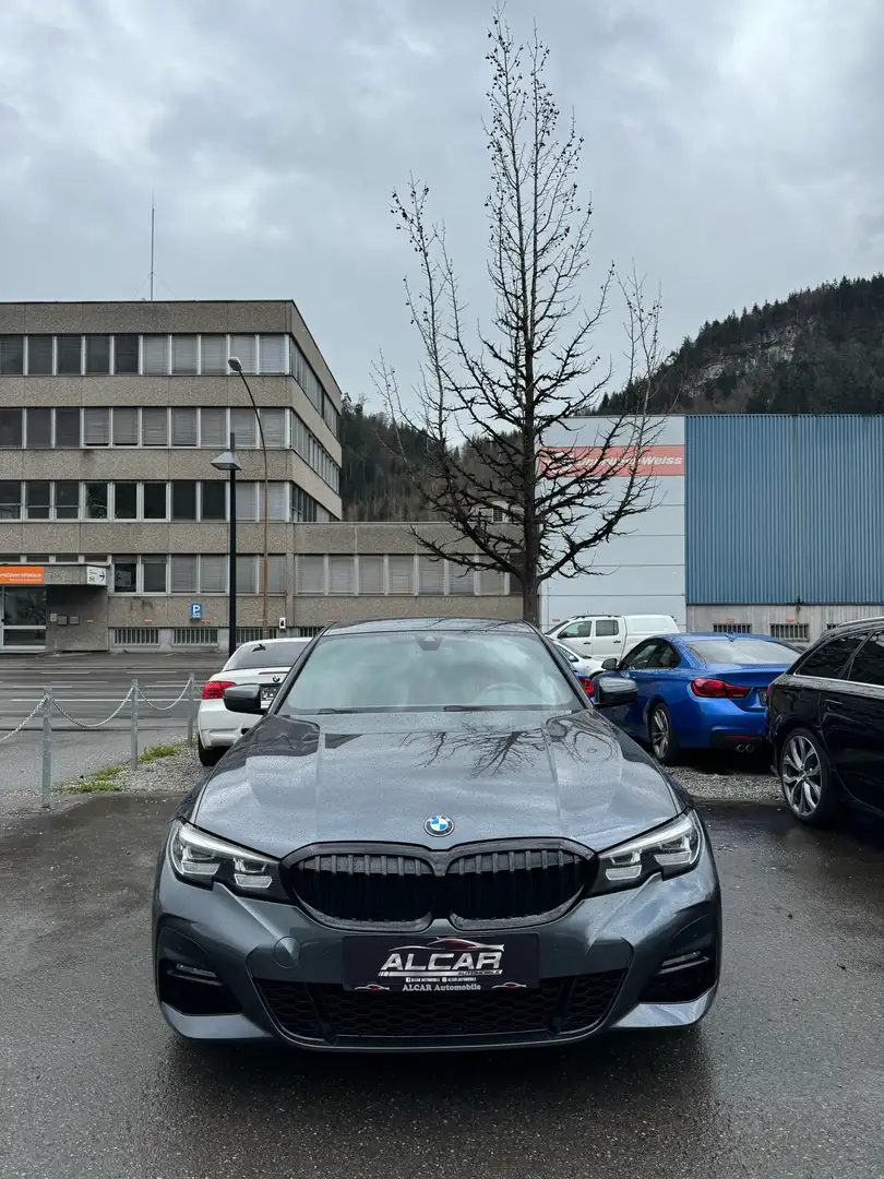 BMW 330 e M-Sport Argent - 1