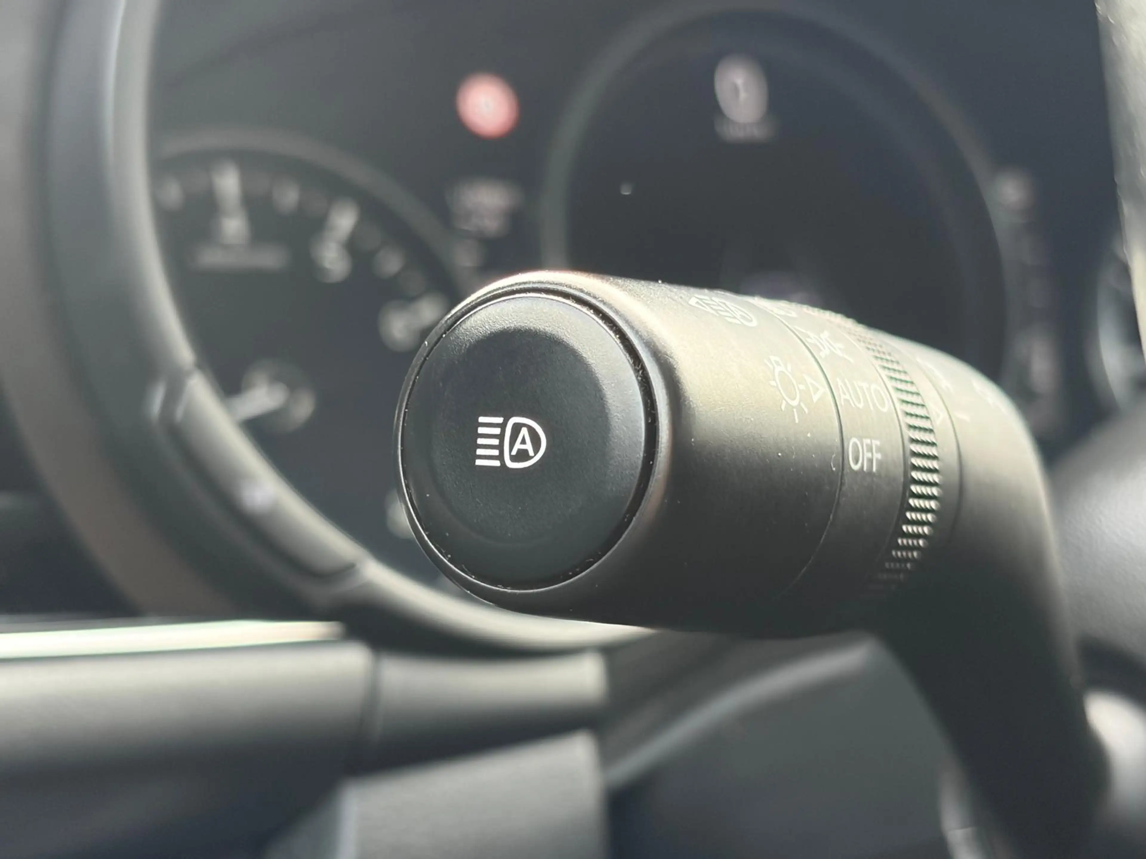 Mazda 3 2.0 e-SkyActiv-G M Hybrid 122 Camera — photo 15