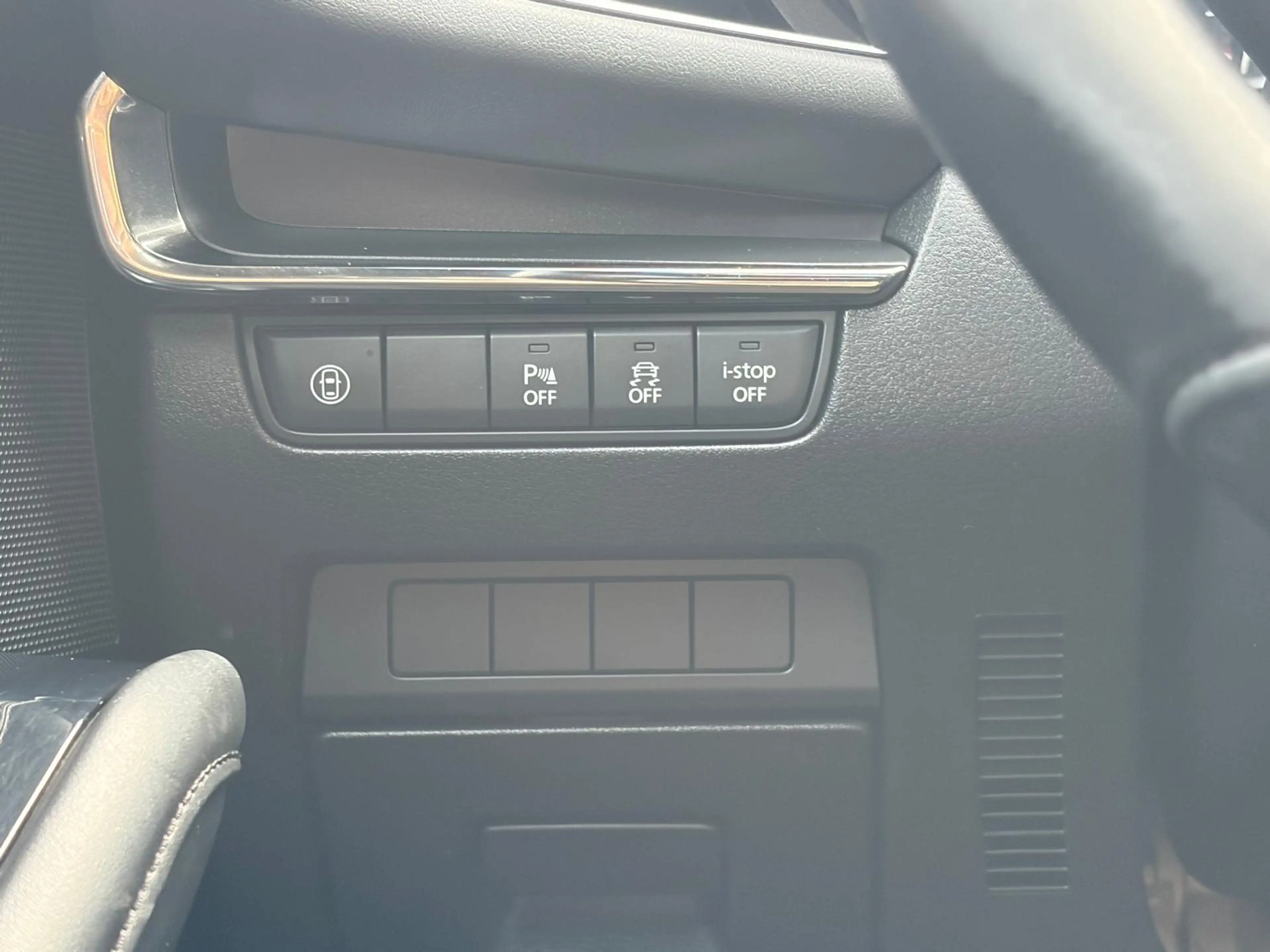 Mazda 3 2.0 e-SkyActiv-G M Hybrid 122 Camera — photo 17