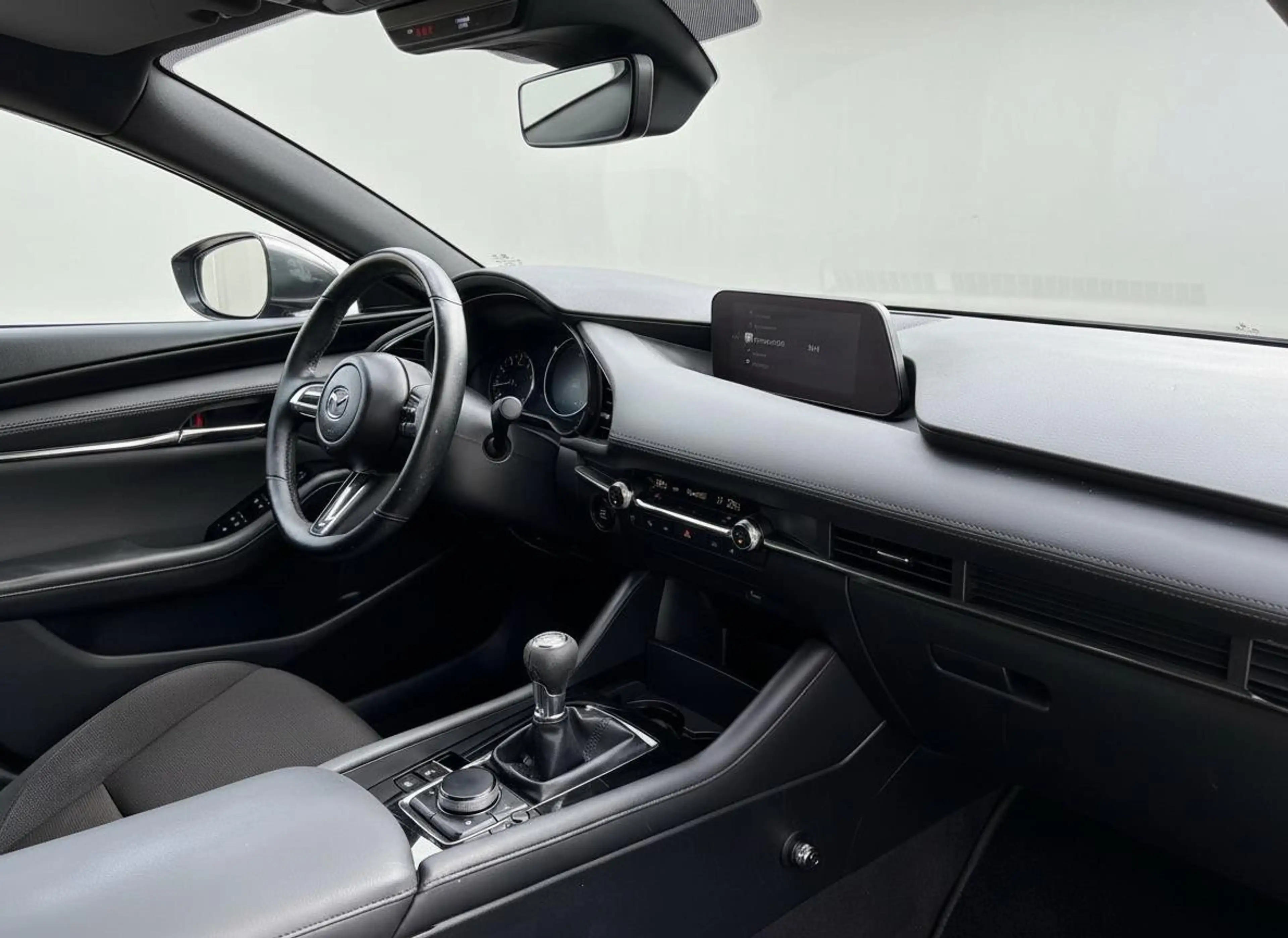 Mazda 3 2.0 e-SkyActiv-G M Hybrid 122 Camera — photo 14