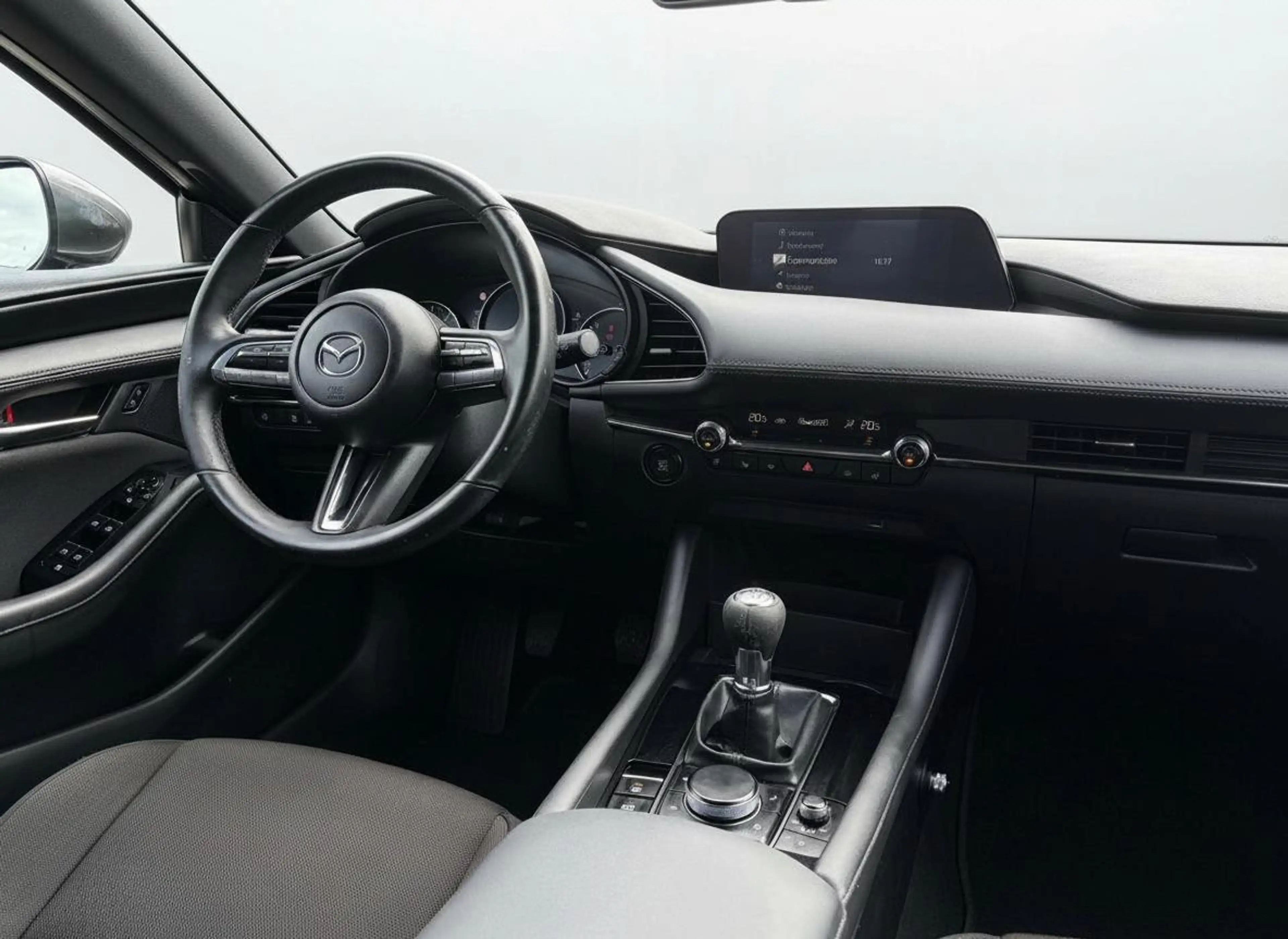 Mazda 3 2.0 e-SkyActiv-G M Hybrid 122 Camera — photo 13