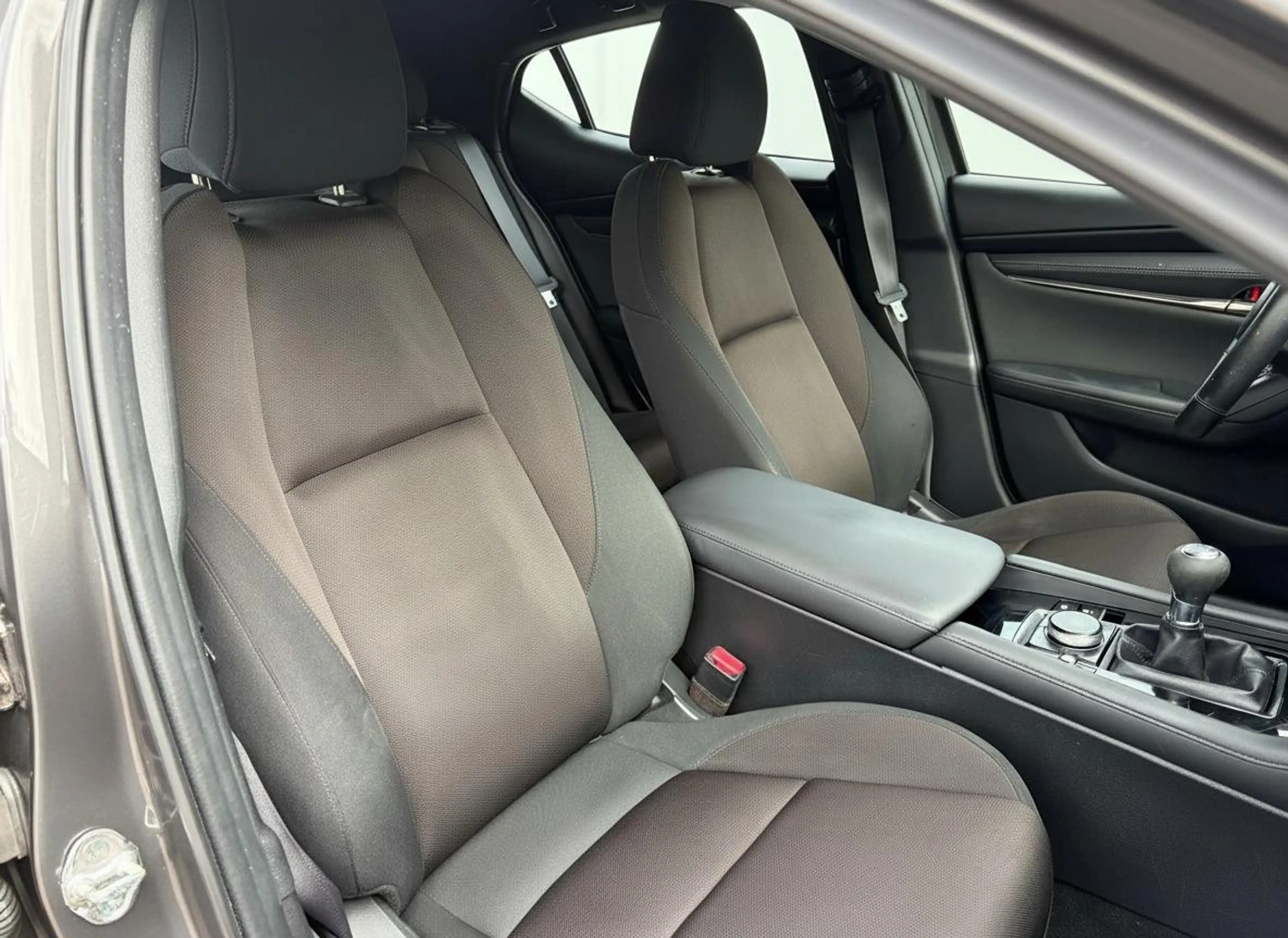 Mazda 3 2.0 e-SkyActiv-G M Hybrid 122 Camera — photo 11