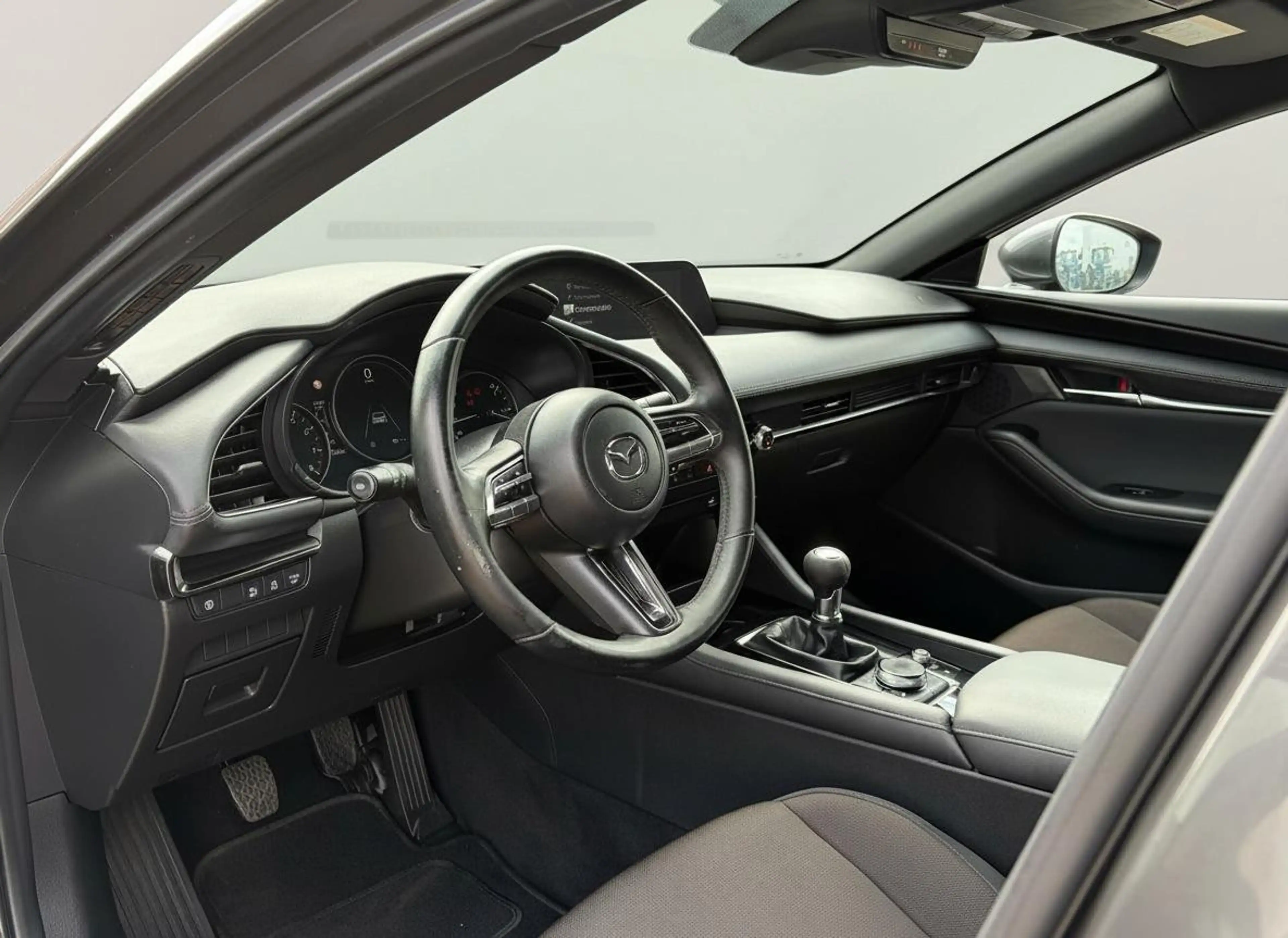 Mazda 3 2.0 e-SkyActiv-G M Hybrid 122 Camera — photo 10
