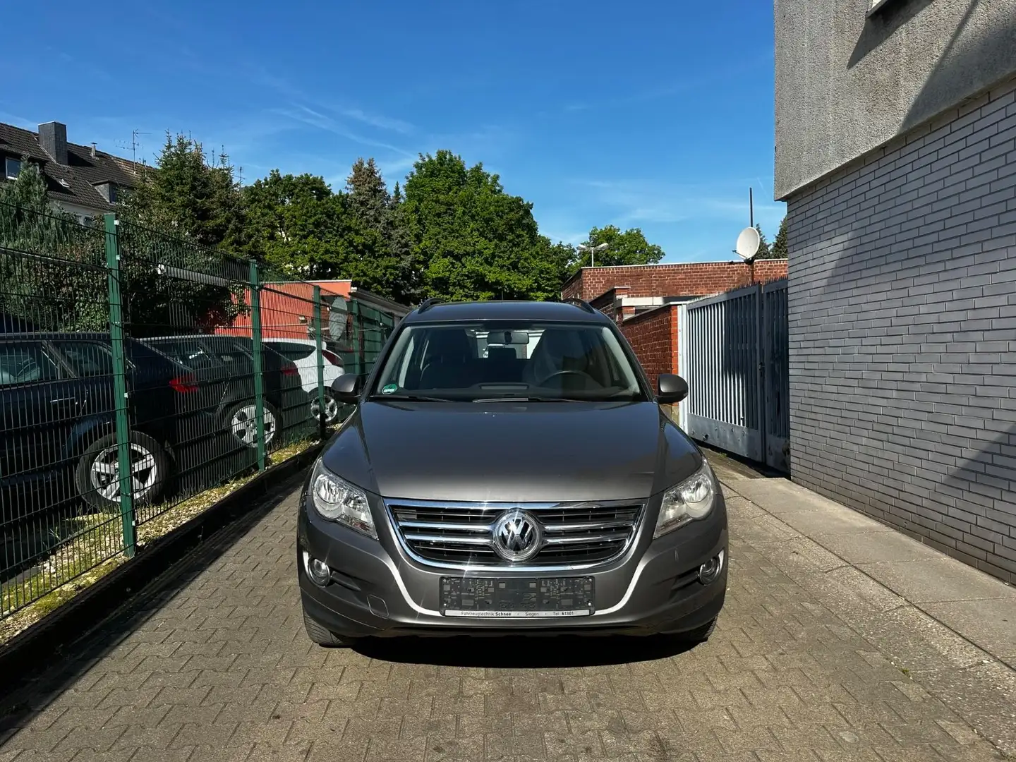 Volkswagen Tiguan Track & Field 4Motion TÜV NEU*ALLRAD Grau - 2