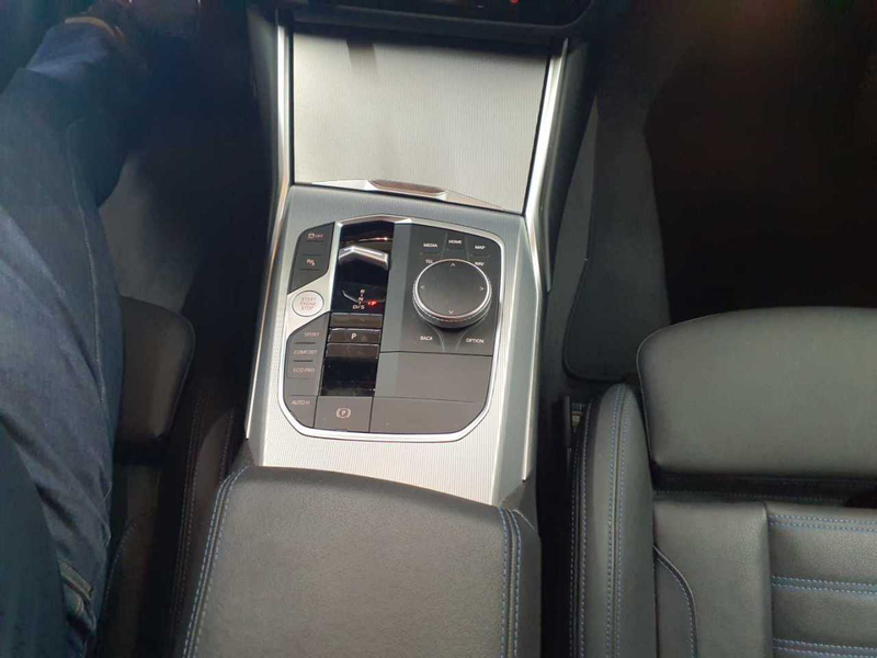 BMW 330 330d Touring Aut. M-SPORT NAVI LED PDC — photo 10