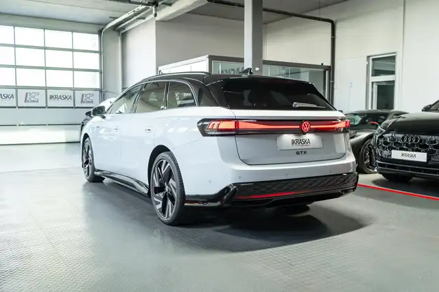 Volkswagen ID.7 view 10