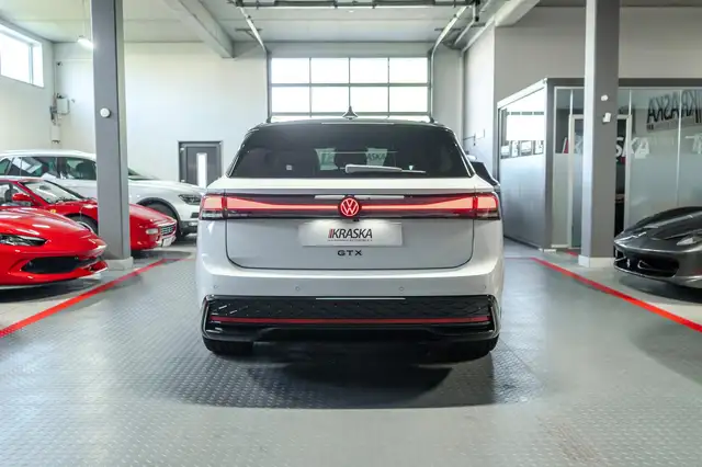 Volkswagen ID.7 view 8