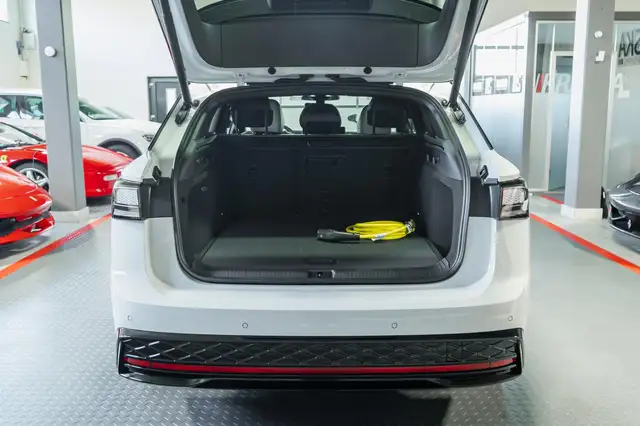 Volkswagen ID.7 view 9