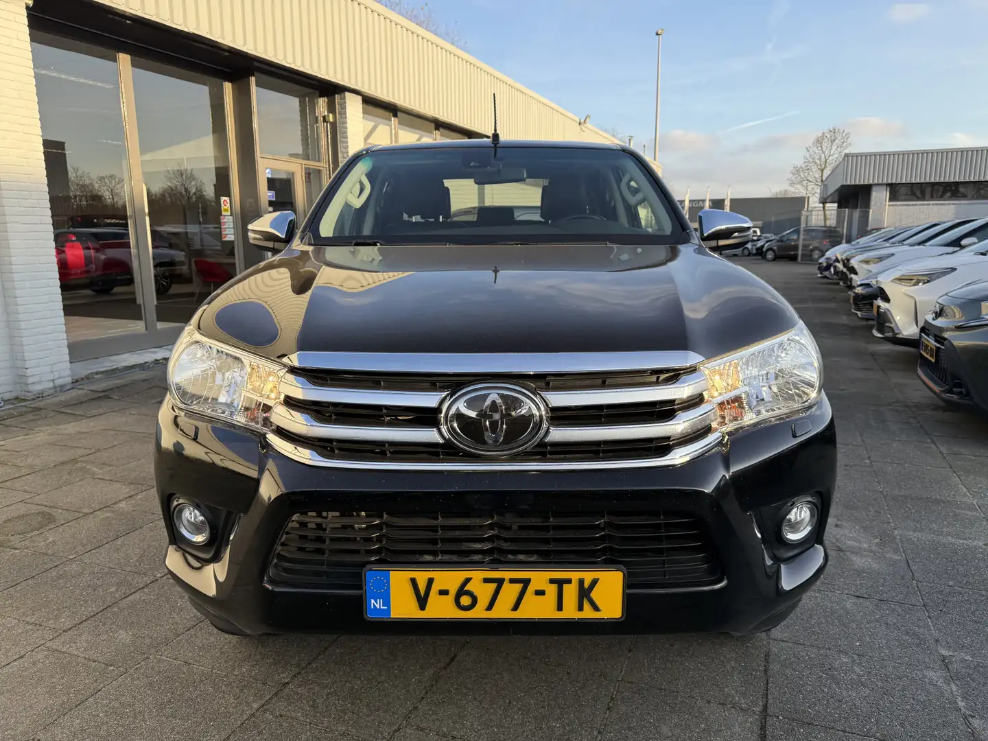 Toyota Hilux 2.4 D-4D-F Double Cab Professional Automaat 150pk Zwart - 2