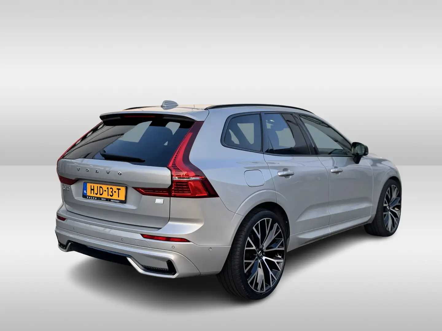 Volvo XC60 2.0 T8 Plug-in hybrid AWD Ultimate Dark Luchtverin Grijs - 2