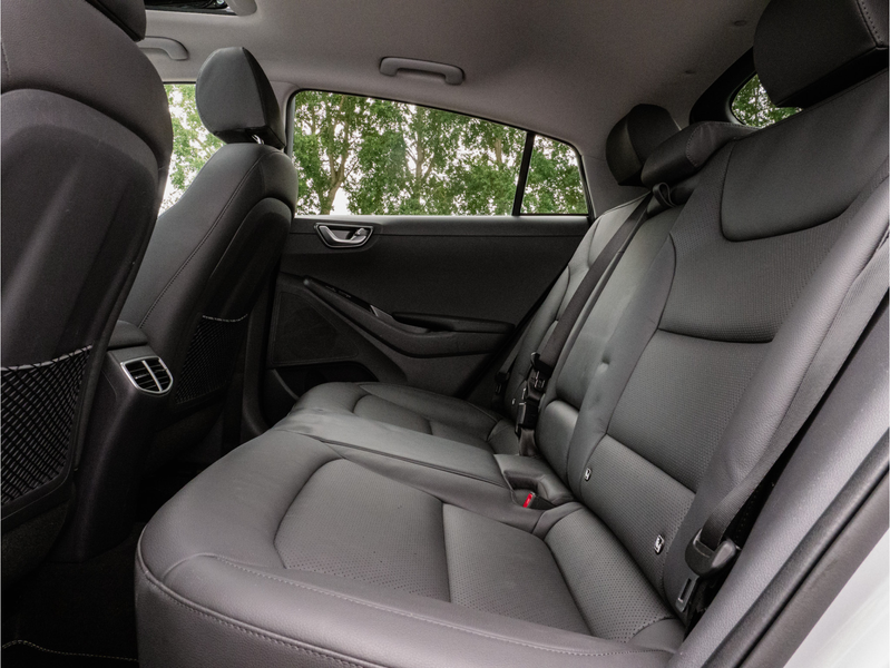 Hyundai IONIQ Premium EV 38 kWh Warmtepomp/ Trekhaak/ Lederen in — photo 14