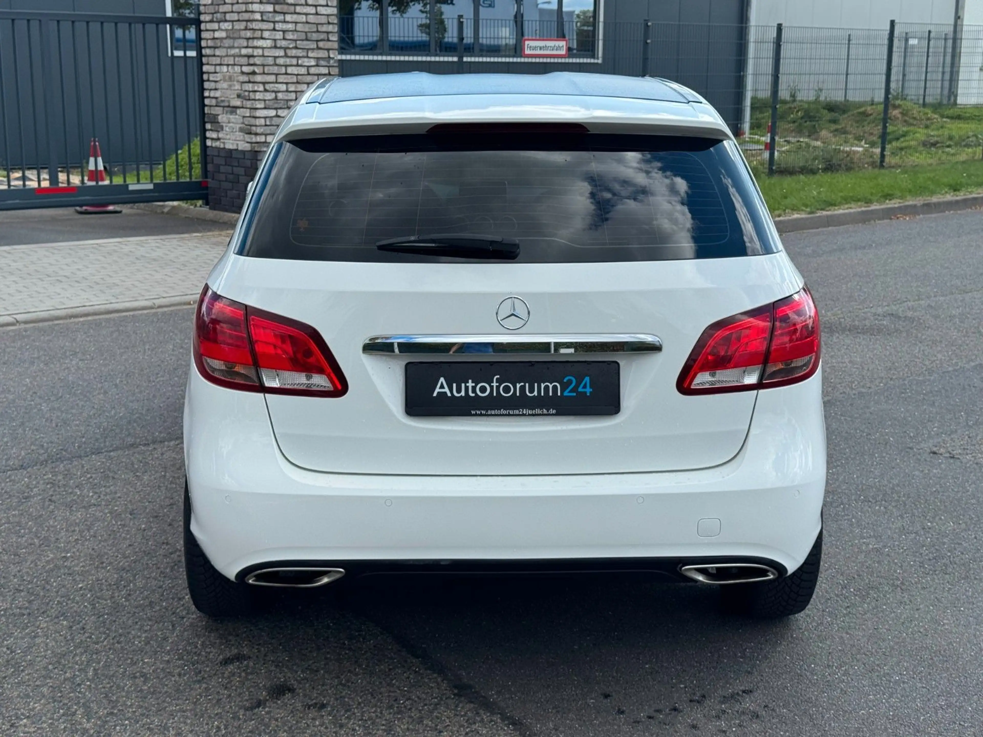 Mercedes-Benz B 220 CDI / d *Autom.*PDC*Bluetooth*Tempomat* — photo 4